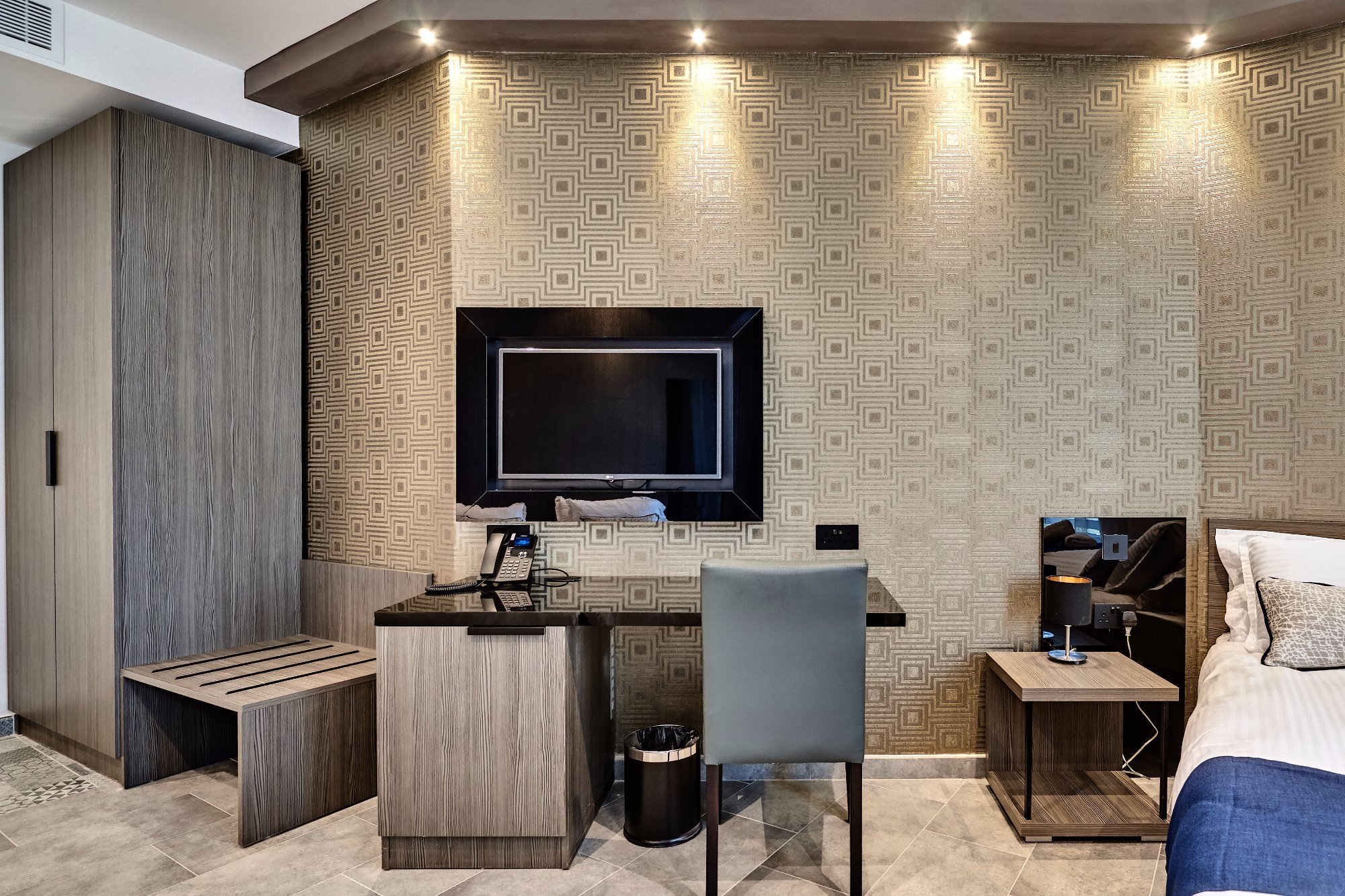 The District Hotel by null