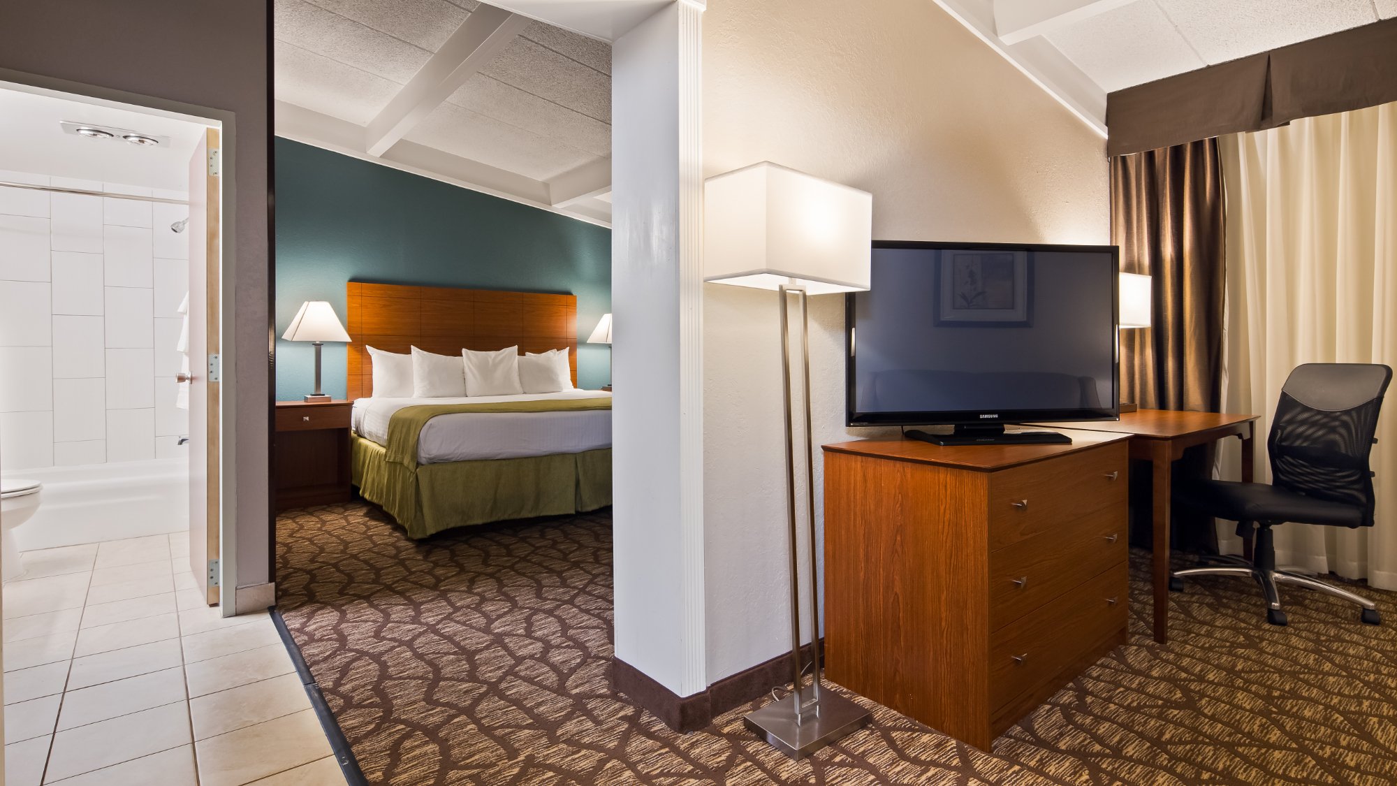 Hotel photo 38 of Best Western Hospitality Hotel & Suites.