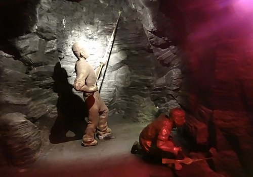 博物館地下層 展示採礦作業