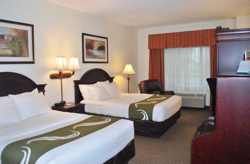 QUALITY INN & SUITES AIRPORT NORTH - Prices & Hotel Reviews (Sioux ...