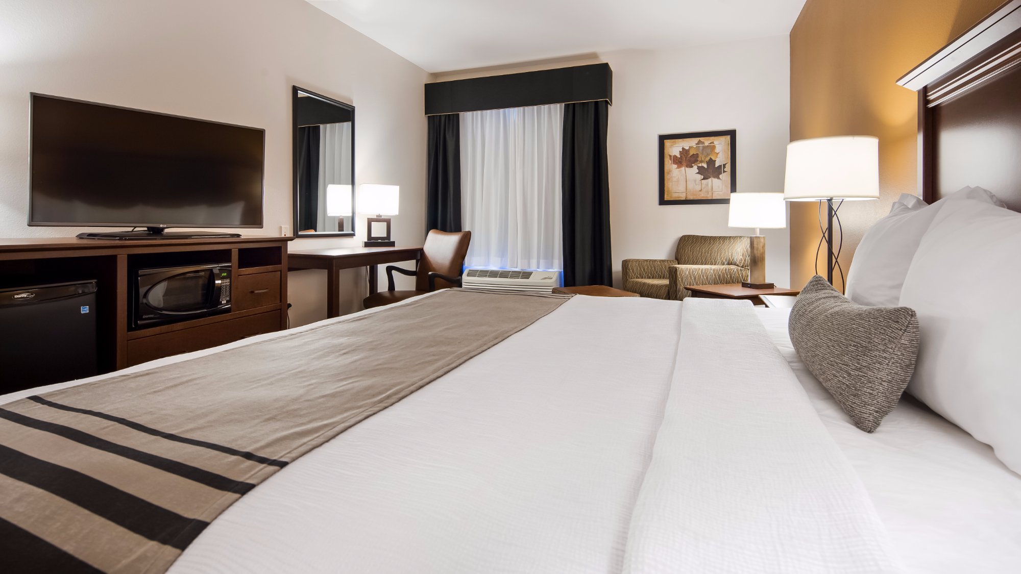 Hotel photo 1 of Best Western Plus Lincoln Inn & Suites.