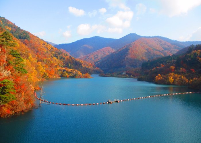 奥四万湖全景