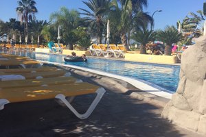 Pool & Beach