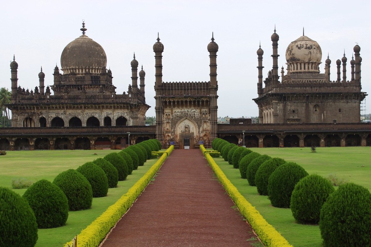 THE 10 BEST Hotels In Bijapur 2024 (from £10) - Tripadvisor