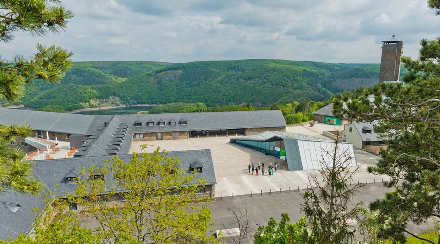Blick auf den Eingang des Forums (Roman Hövel-Vogelsang IP)
