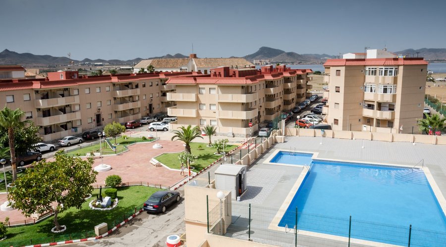 Vista urbanización Tesy y piscina