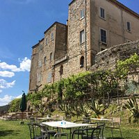 Il baronetto: é un posto incantevole , un locale settecentesco meraviglioso con cucina casarecci