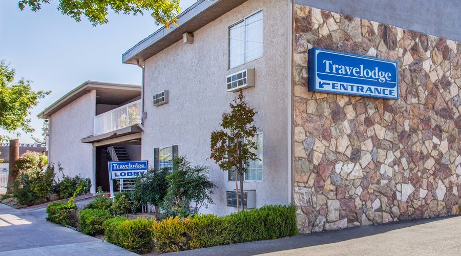 Hotel Front/Entrance