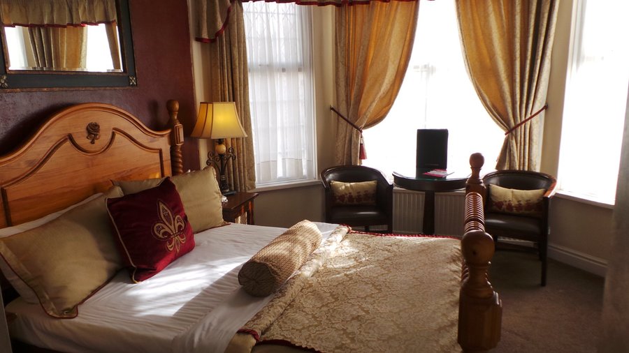 Elegant Room En-Suite With Shower