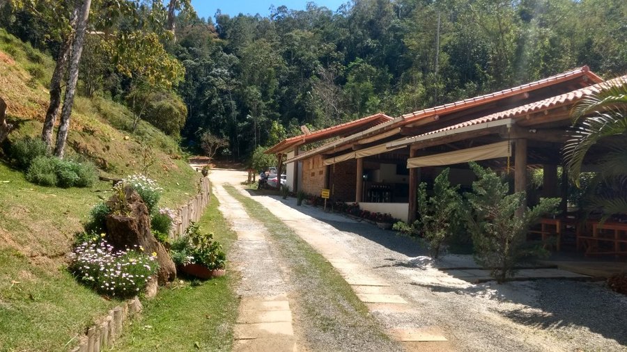 Comida caseira no fogão a lenha