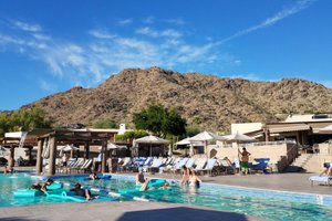 Pool & Beach