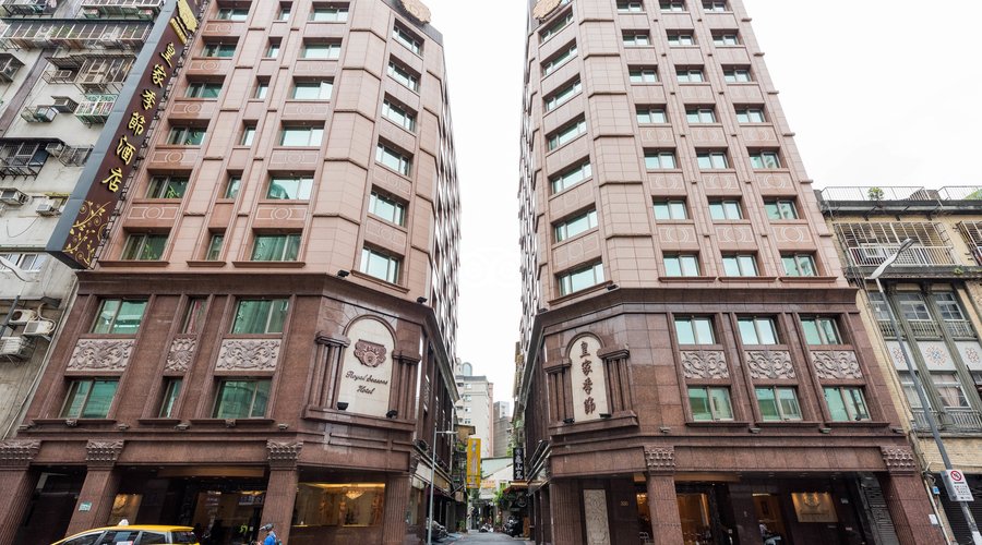 Street at the Royal Seasons Hotel Taipei Nanjing West