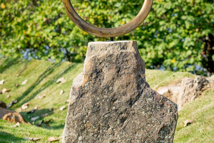 Vogel Schwartz Sculpture Garden image