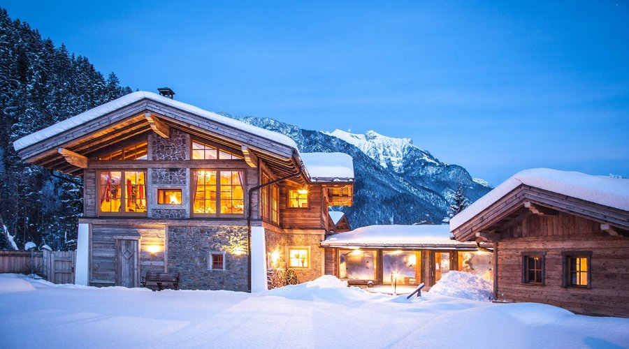 Verwöhnhotel Kristall - Wellnessalm neben dem Haupthaus
