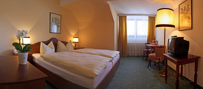 HOTEL MOOSERKREUZ - Austria B&B 2024 Prices & Reviews