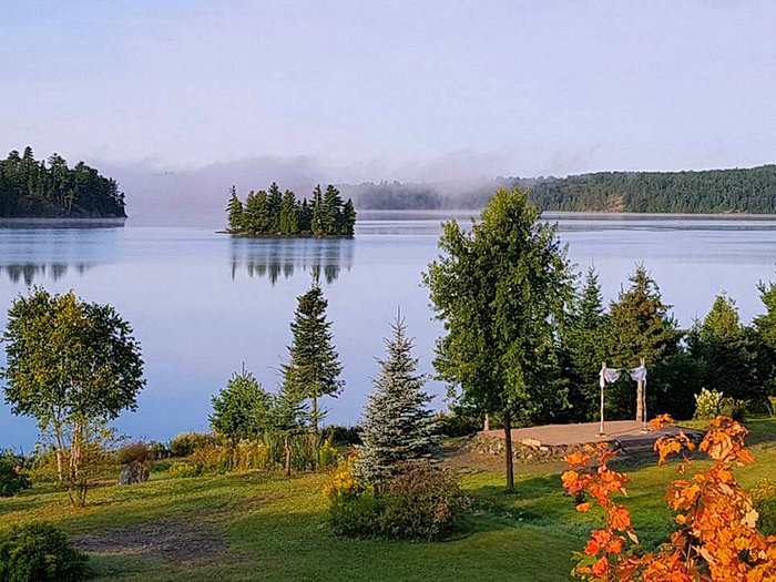 Lake отзывы. Озеро Данлоп. Дачи на озере Онтарио фото.