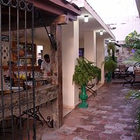 Pretty little bar/restaurant