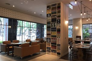 用餐 