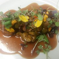 SOLOMILLO DE PATO CON AGRIDULCE DE JEREZ Y GORDALES