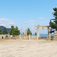 弓削神社境内