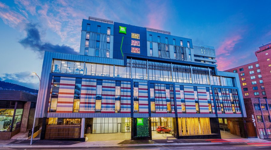 Sunset at the Brand new ibis Styles Hobart