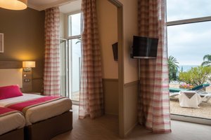 Room & Suite