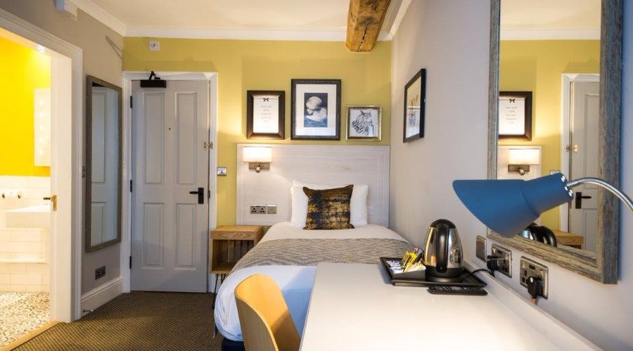 The Dun Cow by Innkeeper's Collection Single room