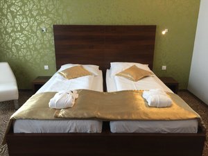 Room & Suite
