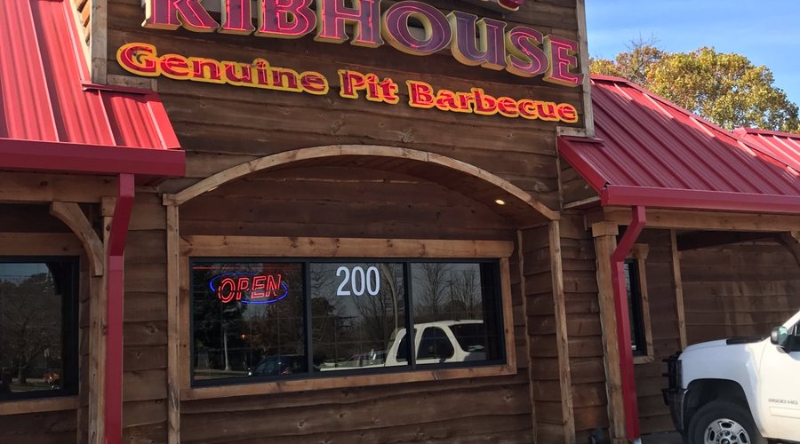 Smokin' Joe's Ribhouse