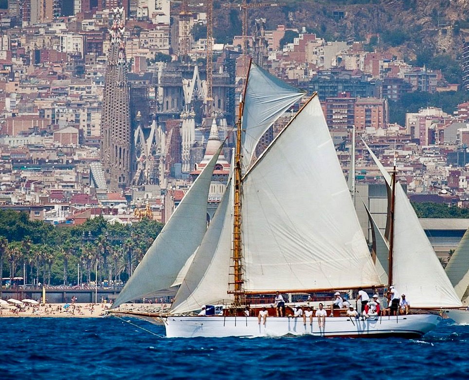 luxury yachts barcelona