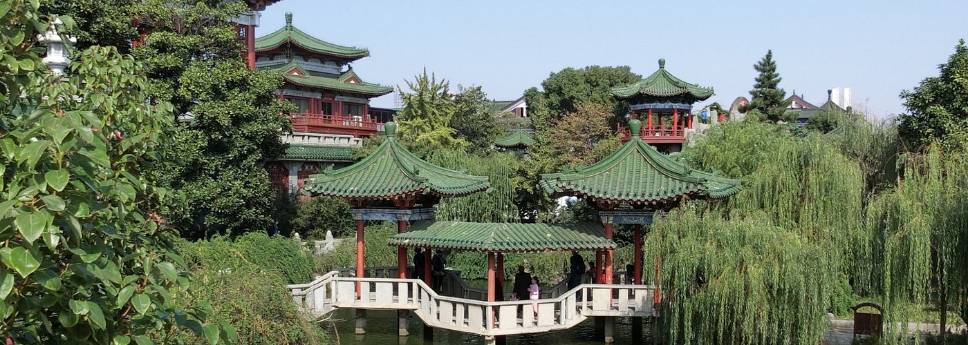 Tengwang Pavilion garden