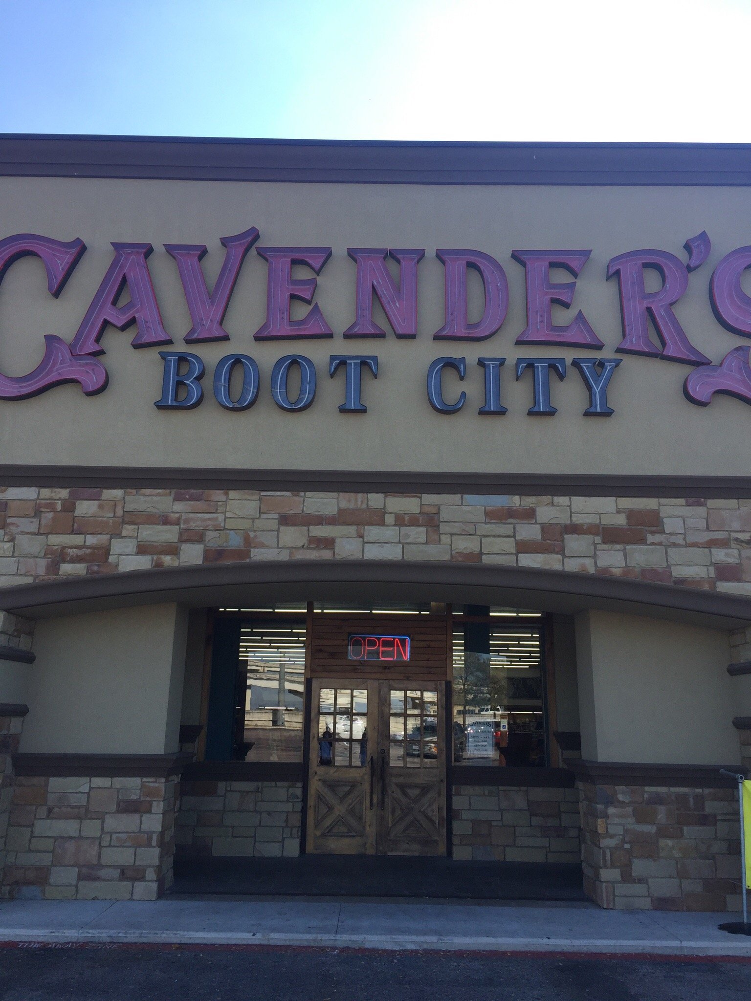 Cavender boots outlet city