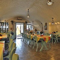 Romantisches Gewõlbe Platz fūr ca 50 Personen