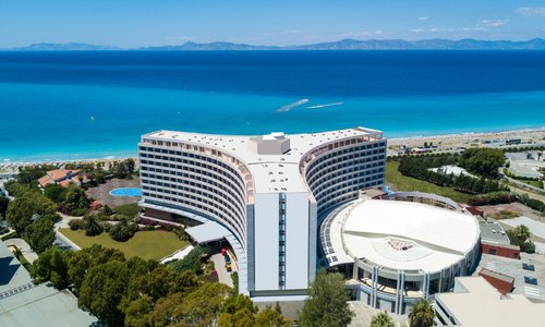 Attractive 9-story & beach front reost of tri-arc design.
