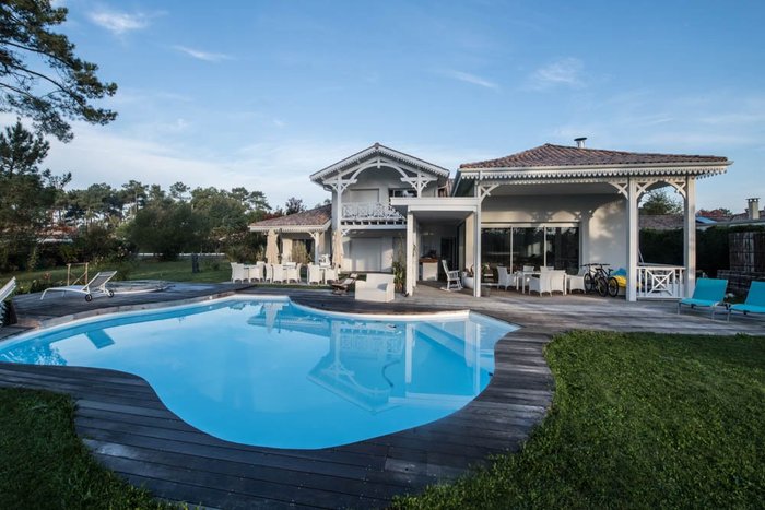 Gujan-Mestras Luxury Villa for Sale, $1,469,700