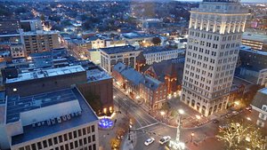 Work desk, coffee maker - Picture of Lancaster Marriott at Penn Square -  Tripadvisor