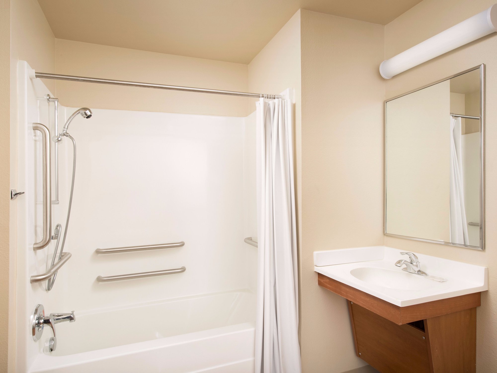 EXTENDED STAY AMERICA SELECT SUITES COLORADO SPRINGS Updated 2024   Bathroom 