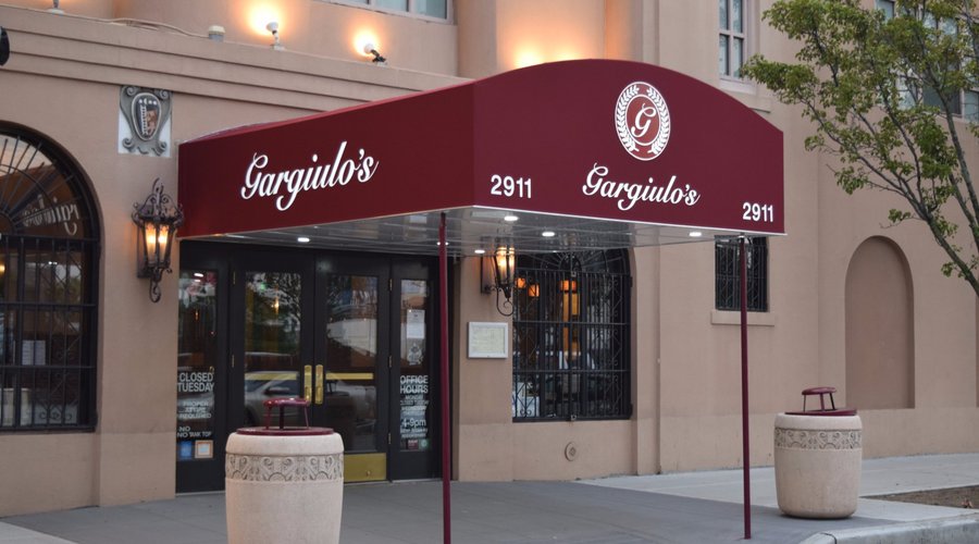 Front of Gargiulo's