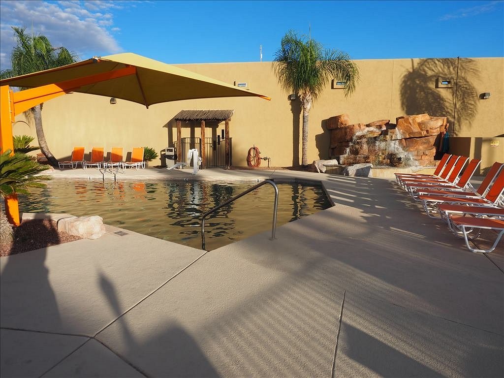 Tucson/Lazydays KOA Pool: Pictures & Reviews - Tripadvisor