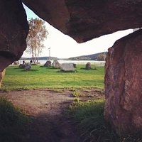 Сад камней с камнем желаний.