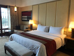 Shangri-La Boracay in Panay Island, image may contain: Bedroom, Indoors, Furniture, Bed