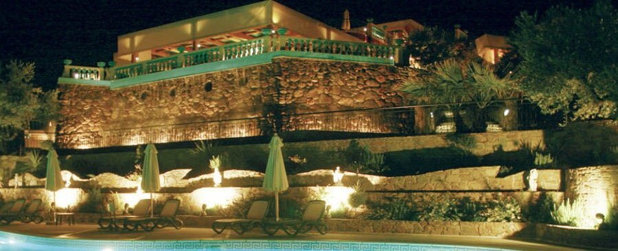 PETROS Restaurant
Top service and stunning panorama
