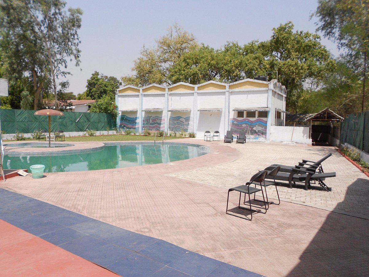 m p tourism hotels in khajuraho