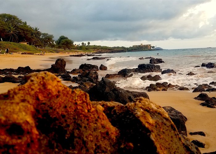 Kama'ole Beach ll in the evening.