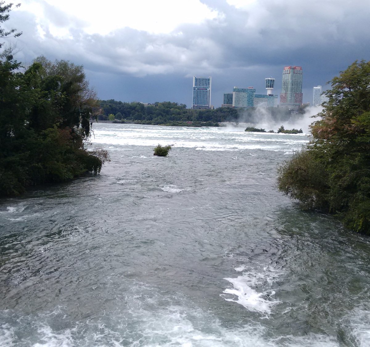 you-can-visit-goat-island-what-to-do-at-this-scenic-niagara-falls-spot