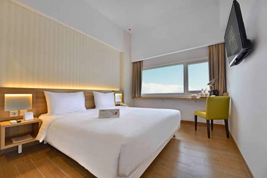 WHIZ PRIME HOTEL BASUKI RAHMAT MALANG 20 (̶2̶7̶) Prices & Reviews