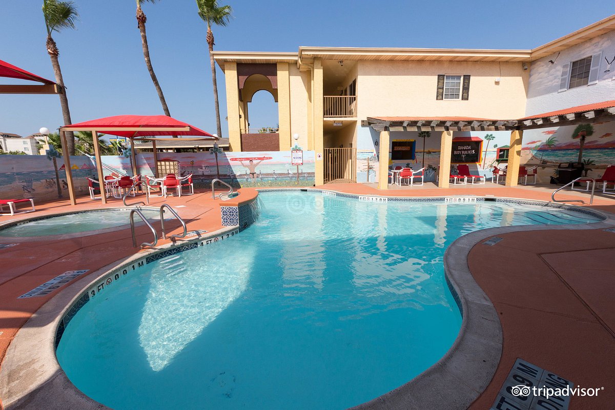 Ramada by Wyndham & Suites South Padre Island Pool Pictures & Reviews -  Tripadvisor