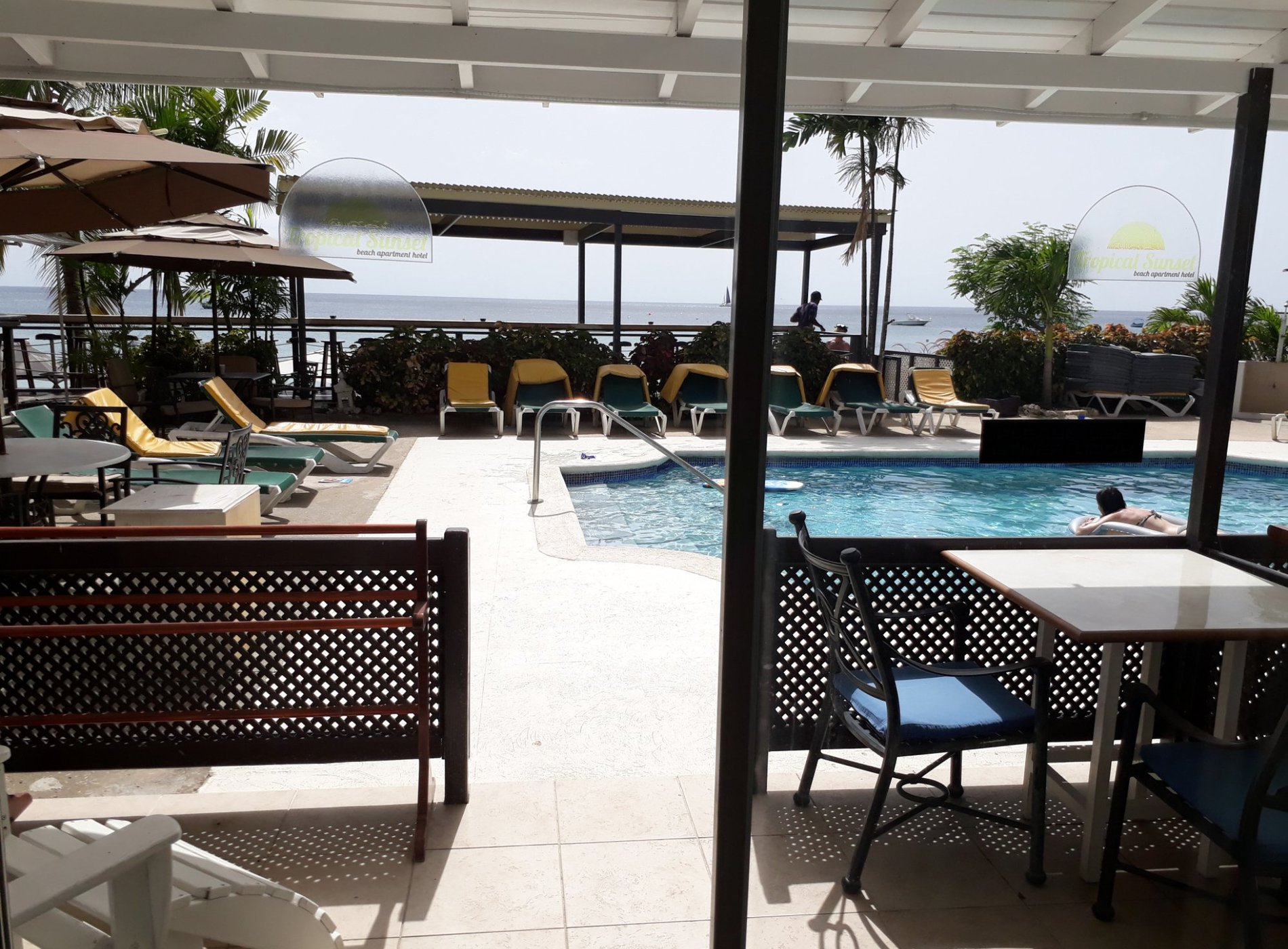 Tropical Sunset Beach Apartment Hotel image