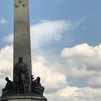 монумент Ризалю