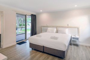 Room & Suite